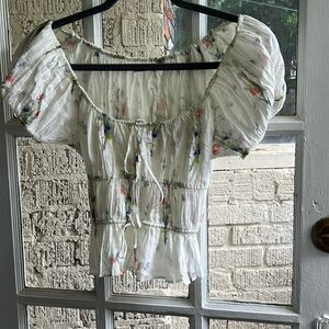 Doen Adie top. Like new beautiful to, but sadly it doesn't fit me.